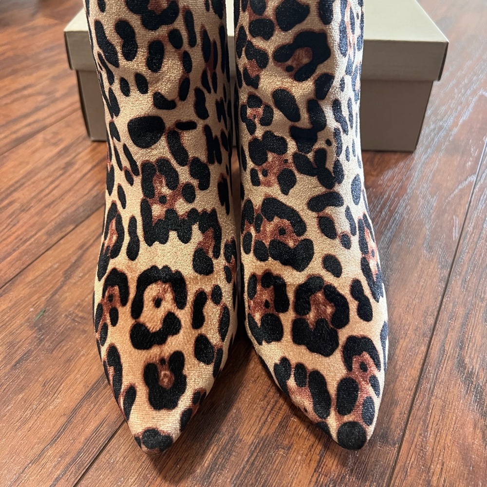 Women’s booties - Picture 3 of 5